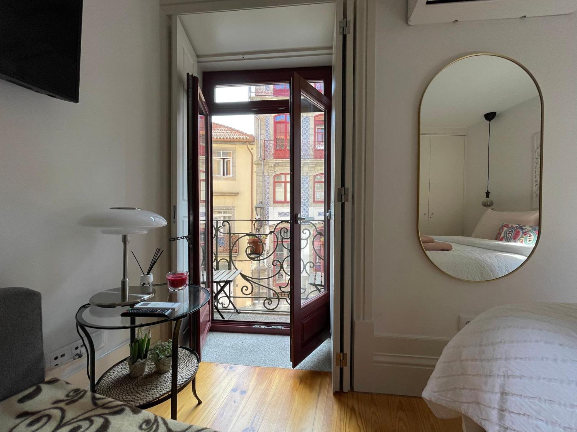 Historic Porto Balcony Hideaway - Taipas House 60 Daire Dış mekan fotoğraf